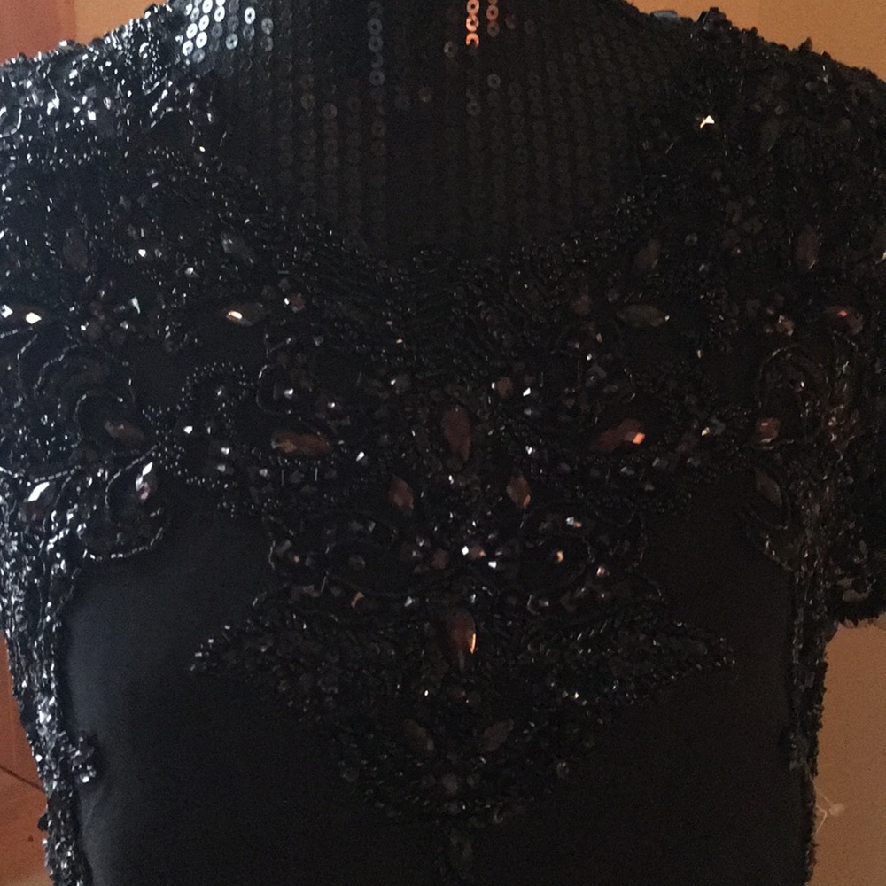 Gown - Picture 2 of 5